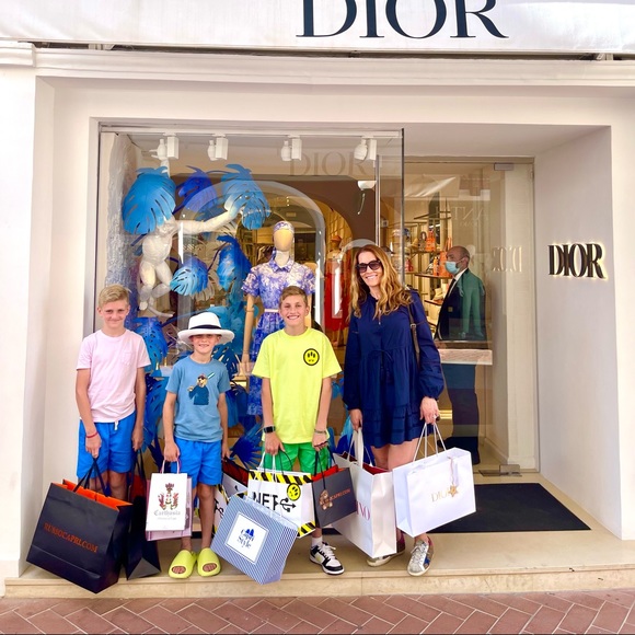 Meet your Posher, Stephanie - Picture 1 of 1